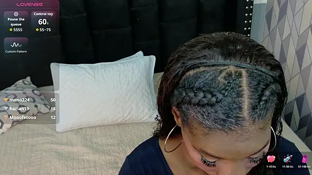 petitelittleebony online show from 10-23-25, 03:05