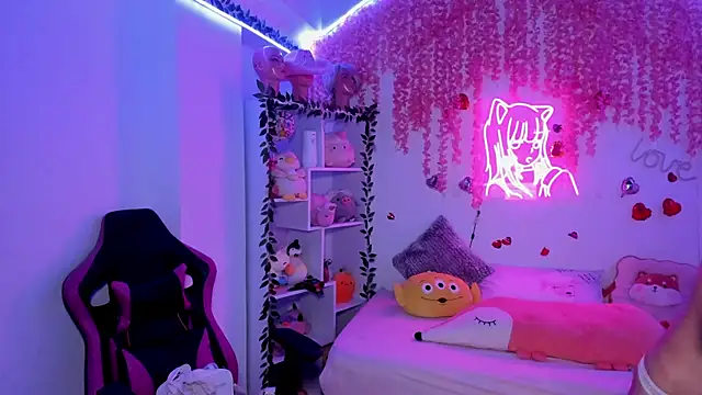 cat kitty18  online show from 03-18-25, 12:40