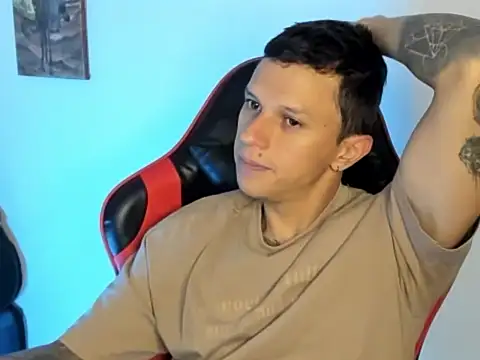 Snapshot of goodboy69l chatting on 02-14-26, 09:15 goodboy69l online show from 02-14-26, 09:15