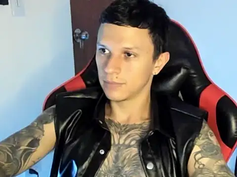 Snapshot of goodboy69l chatting on 05-24-26, 02:44 goodboy69l online show from 05-24-26, 02:44