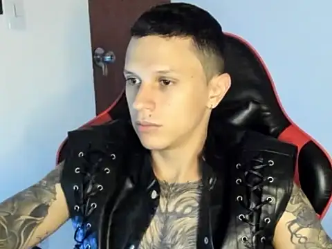 Snapshot of goodboy69l chatting on 05-29-26, 10:38 goodboy69l online show from 05-29-26, 10:38