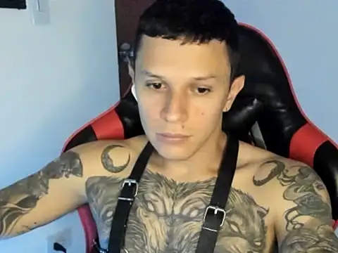 Snapshot of goodboy69l chatting on 06-11-26, 03:31 goodboy69l online show from 06-11-26, 03:31