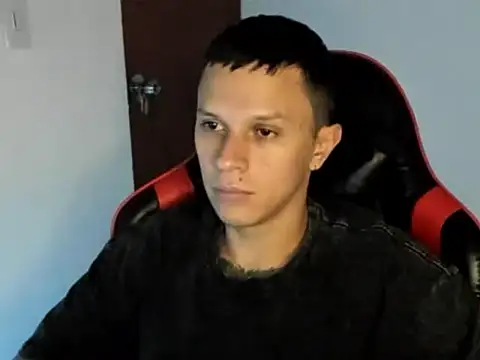 Snapshot of goodboy69l chatting on 06-01-26, 12:33 goodboy69l online show from 06-01-26, 12:33