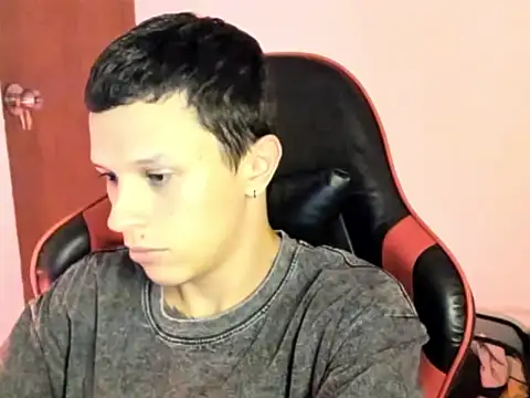 Snapshot of goodboy69l chatting on 02-28-26, 03:33 goodboy69l online show from 02-28-26, 03:33