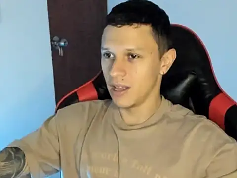 Snapshot of goodboy69l chatting on 06-09-26, 12:17 goodboy69l online show from 06-09-26, 12:17