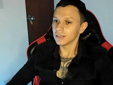 Snapshot of goodboy69l chatting on 06-06-26, 11:59 goodboy69l online show from 06-06-26, 11:59