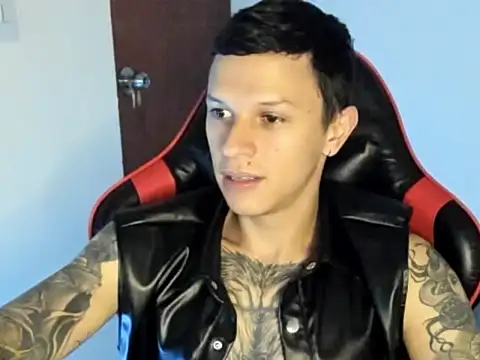 Snapshot of goodboy69l chatting on 05-20-26, 12:40 goodboy69l online show from 05-20-26, 12:40
