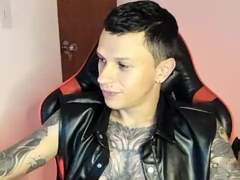 Snapshot of goodboy69l chatting on 04-22-26, 11:44 goodboy69l online show from 04-22-26, 11:44