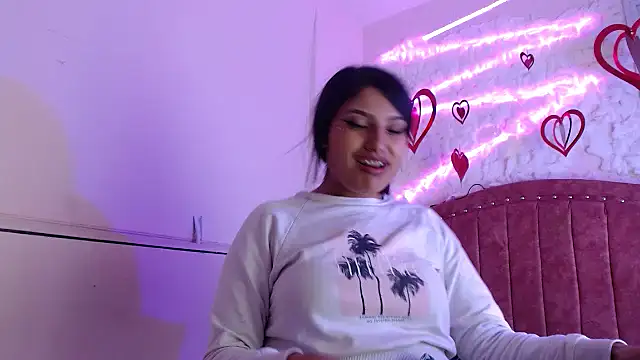 Snapshot of SarahStones chatting on 02-28-25, 01:26 SarahStones online show from 02-28-25, 01:26