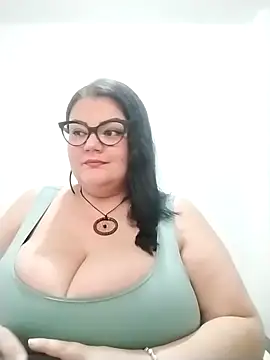 Madisonpalacio online show from 02-12-26, 04:40