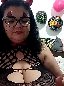 Madisonpalacio online show from 10-31-25, 10:38