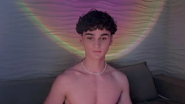 Snapshot of adam_21cm__ chatting on 02-19-25, 07:37 adam 21cm online show from 02-19-25, 07:37