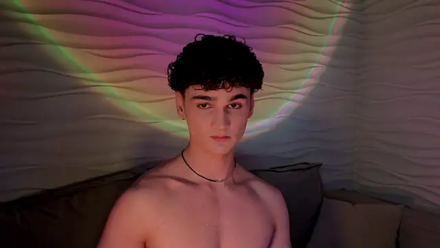Snapshot of adam_21cm__ chatting on 03-20-25, 04:31 adam 21cm online show from 03-20-25, 04:31