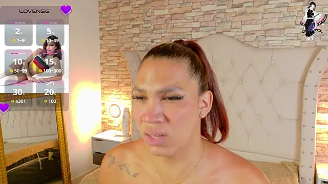 Snapshot of Sara-Smith- chatting on 05-19-26, 12:45 Sara-Smith- online show from 05-19-26, 12:45