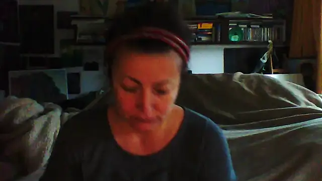 MariaAnaSunshine online show from 10-13-25, 06:26