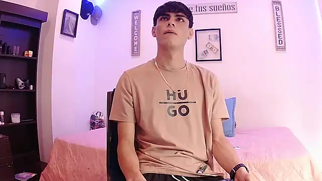 Snapshot of harrytomson_1 chatting on 09-11-25, 06:08 harrytomson 1 online show from 09-11-25, 06:08