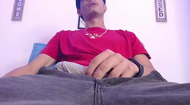 Snapshot of harrytomson_1 chatting on 02-14-25, 04:58 harrytomson 1 online show from 02-14-25, 04:58