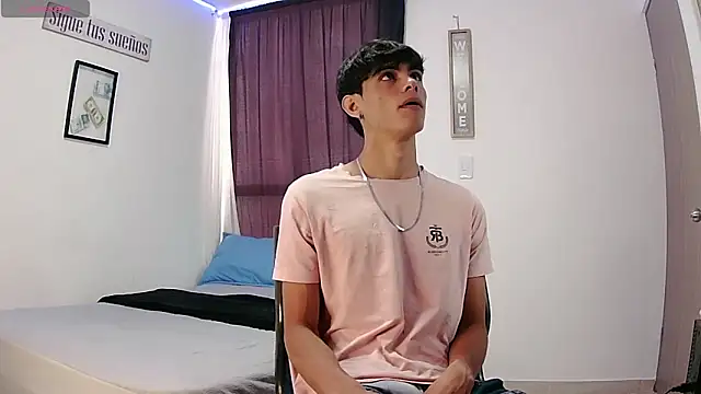 Snapshot of harrytomson_1 chatting on 10-01-25, 04:33 harrytomson 1 online show from 10-01-25, 04:33