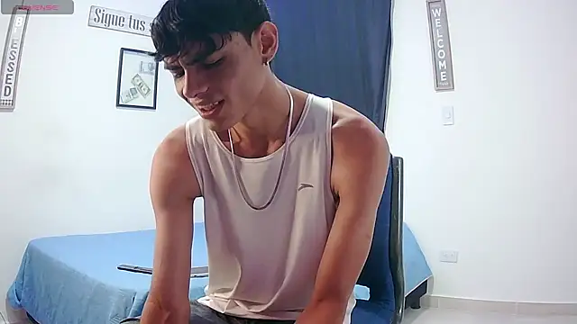 Snapshot of harrytomson_1 chatting on 10-21-25, 12:11 harrytomson 1 online show from 10-21-25, 12:11