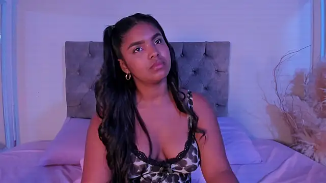 zoe roux21 online show from 10-15-25, 03:05