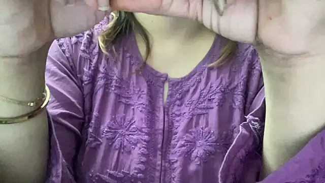 Snapshot of sassypooja chatting on 02-17-25, 06:17 sassypooja online show from 02-17-25, 06:17