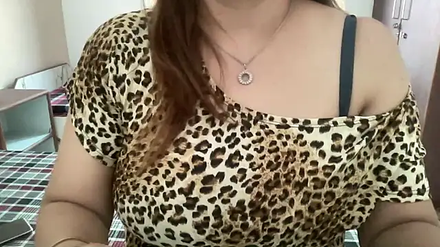 Snapshot of sassypooja chatting on 05-03-26, 07:35 sassypooja online show from 05-03-26, 07:35