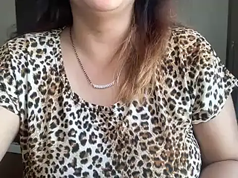 Snapshot of sassypooja chatting on 03-04-25, 05:00 sassypooja online show from 03-04-25, 05:00