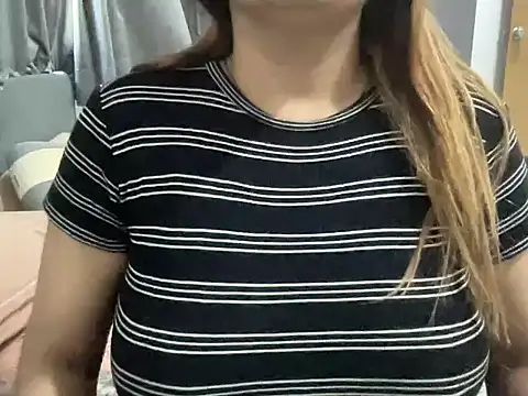 Snapshot of sassypooja chatting on 10-17-25, 04:38 sassypooja online show from 10-17-25, 04:38