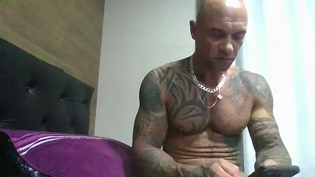 Snapshot of Arc8njoblack chatting on 04-28-26, 05:23 Arc8njoblack online show from 04-28-26, 05:23