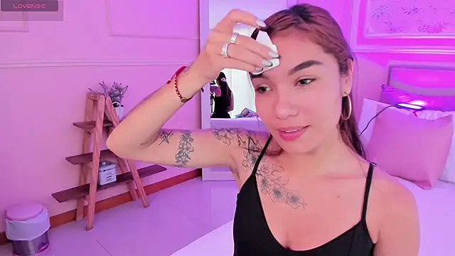 Snapshot of scarlet_castro chatting on 02-27-26, 04:51 scarlet castro online show from 02-27-26, 04:51