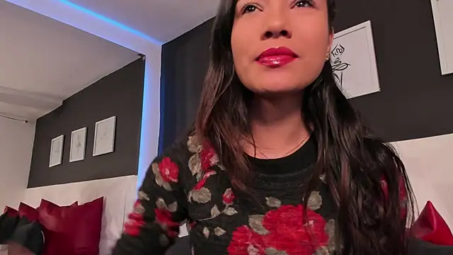 Snapshot of scarlet_castro chatting on 09-27-25, 12:11 scarlet castro online show from 09-27-25, 12:11