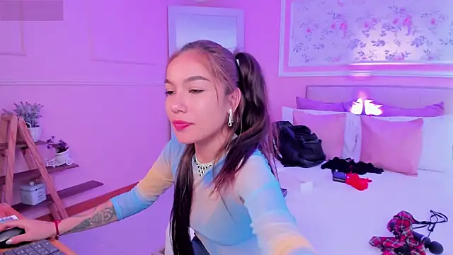 Snapshot of scarlet_castro chatting on 02-28-26, 08:19 scarlet castro online show from 02-28-26, 08:19