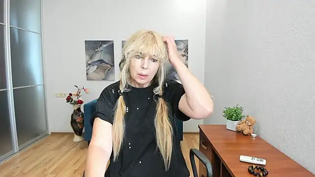 Snapshot of Anna_Diax chatting on 07-24-26, 11:50 Anna Diax online show from 07-24-26, 11:50