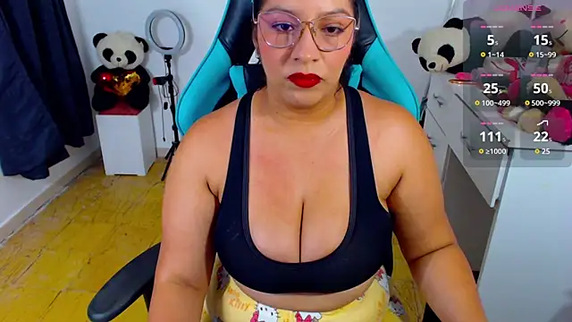 Snapshot of lulu_ferrer chatting on 02-26-25, 03:35 lulu ferrer online show from 02-26-25, 03:35