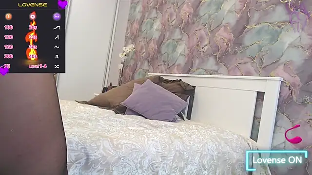 deliciousRose online show from 11-18-25, 05:11