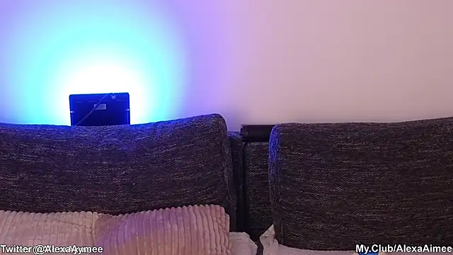 AlexaAimee online show from 12-15-25, 09:31