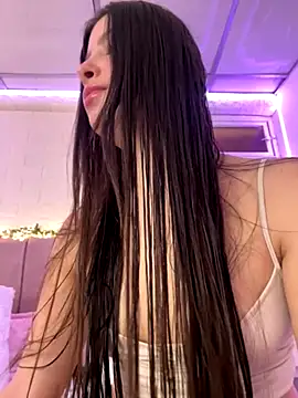 Snapshot of annaharper- chatting on 10-31-25, 07:32 annaharper- online show from 10-31-25, 07:32