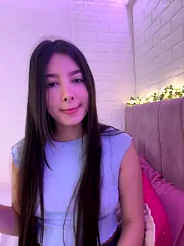 Snapshot of annaharper- chatting on 09-22-25, 06:47 annaharper- online show from 09-22-25, 06:47