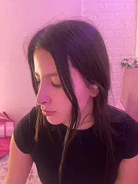 Snapshot of annaharper- chatting on 09-13-25, 09:26 annaharper- online show from 09-13-25, 09:26