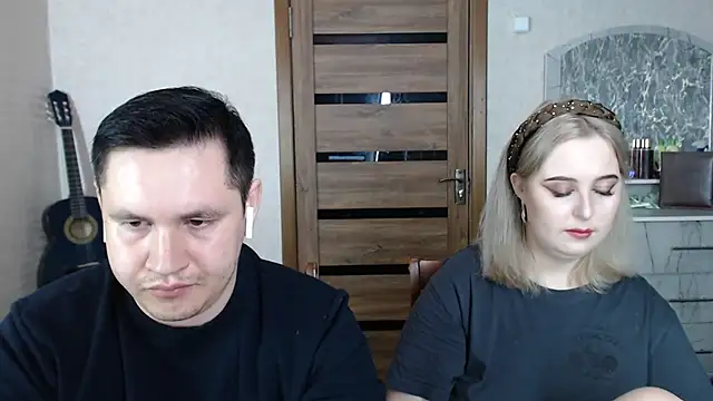Snapshot of Kristy-Max chatting on 03-03-25, 06:03 Kristy-Max online show from 03-03-25, 06:03