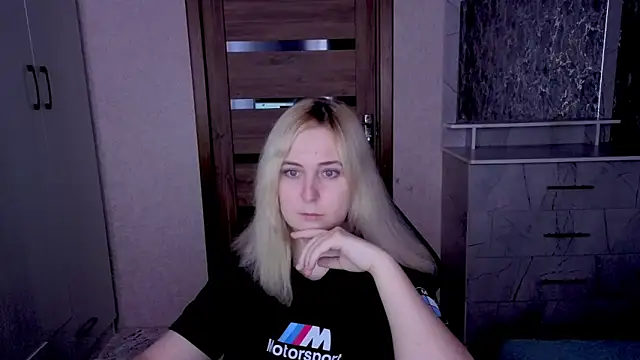 Kristy-Max online show from 04-20-26, 08:43