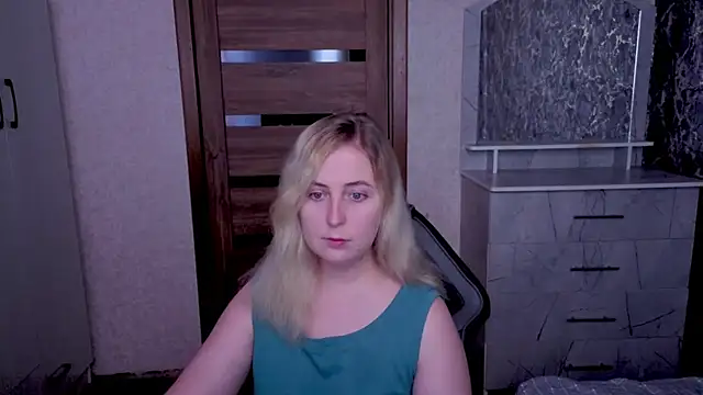 Snapshot of Kristy-Max chatting on 06-29-26, 05:03 Kristy-Max online show from 06-29-26, 05:03