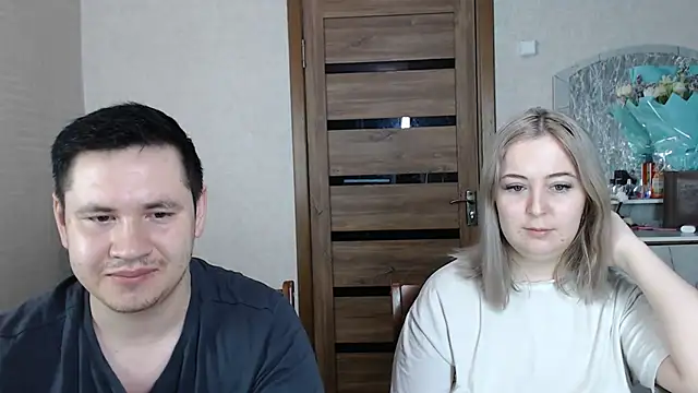 Snapshot of Kristy-Max chatting on 03-13-25, 04:16 Kristy-Max online show from 03-13-25, 04:16