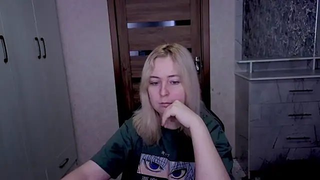 Kristy-Max online show from 03-26-26, 01:59