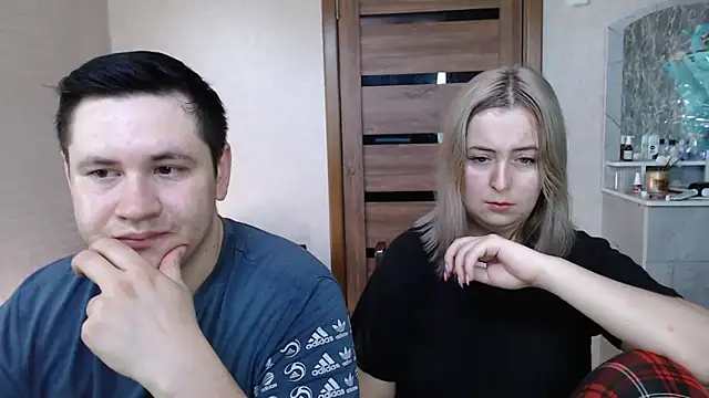 Snapshot of Kristy-Max chatting on 03-18-25, 05:12 Kristy-Max online show from 03-18-25, 05:12