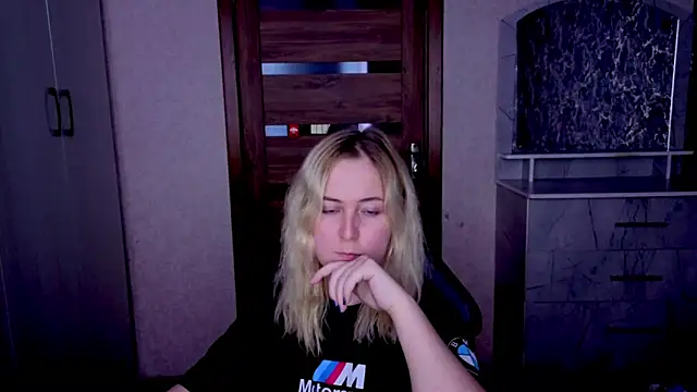 Snapshot of Kristy-Max chatting on 06-03-26, 11:09 Kristy-Max online show from 06-03-26, 11:09