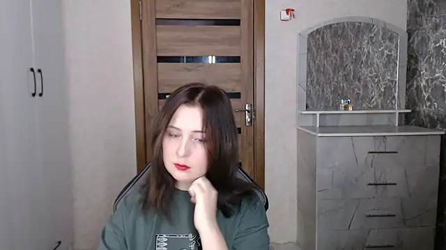 Kristy-Max online show from 10-26-25, 09:26