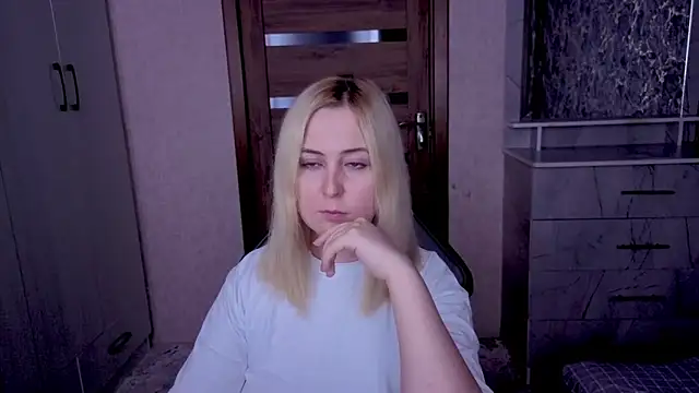 Kristy-Max online show from 04-09-26, 09:43