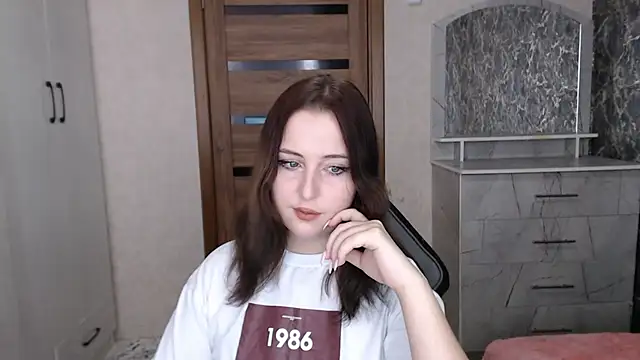 Kristy-Max online show from 11-22-25, 08:08