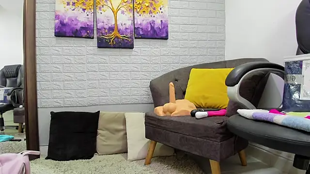  EmilyJireh  online show from 12-17-25, 09:09